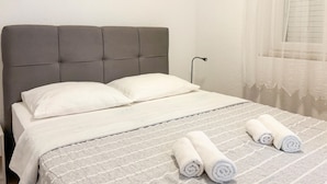 2 室のベッドルーム、WiFi (無料)