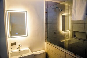 Comfort Double Room | Bathroom - Hotel Vista Al Sol (Nacozari de García)