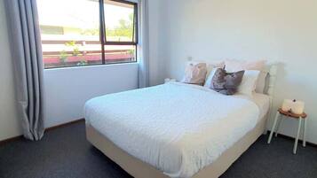 2 bedrooms, travel cot, WiFi, bed sheets