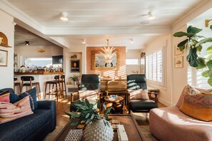 TV, fireplace, stereo - Oceanfront 5 Bedroom Designer-Renovated w/ Parking (Hermosa Beach)