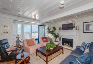 TV, fireplace, stereo - Oceanfront 5 Bedroom Designer-Renovated w/ Parking (Hermosa Beach)