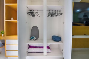 Studio, City View | Wardrobe - Vitant Santa Lucía (Monterrey)