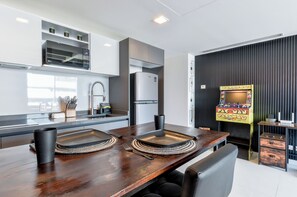 Studio, City View | Dining room - Vitant Santa Lucía (Monterrey)