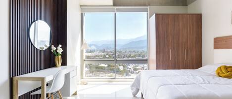 Studio Affaires, vue ville | Espace de travail pour ordinateur portable, rideaux occultants