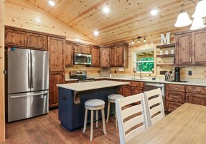 Unclassified image, 3 of 17, button