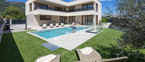 Beheizter Pool