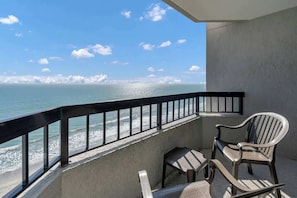 Property grounds - New Remodeled 1BR, Direct Oceanfront,Heated Pools! (Myrtle Beach)