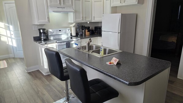 Unclassified image, 1 of 14, button