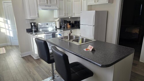 Shawnee Forest Retreat, Suite B, near Garden of the Gods!