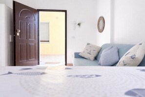 Living area - PALAU PORTO , BEACH & PARKING (Palau)