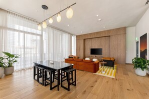 Unclassified image, 5 of 23, button - Crosby Miami WTC Studio Sunset #1215 (Miami)