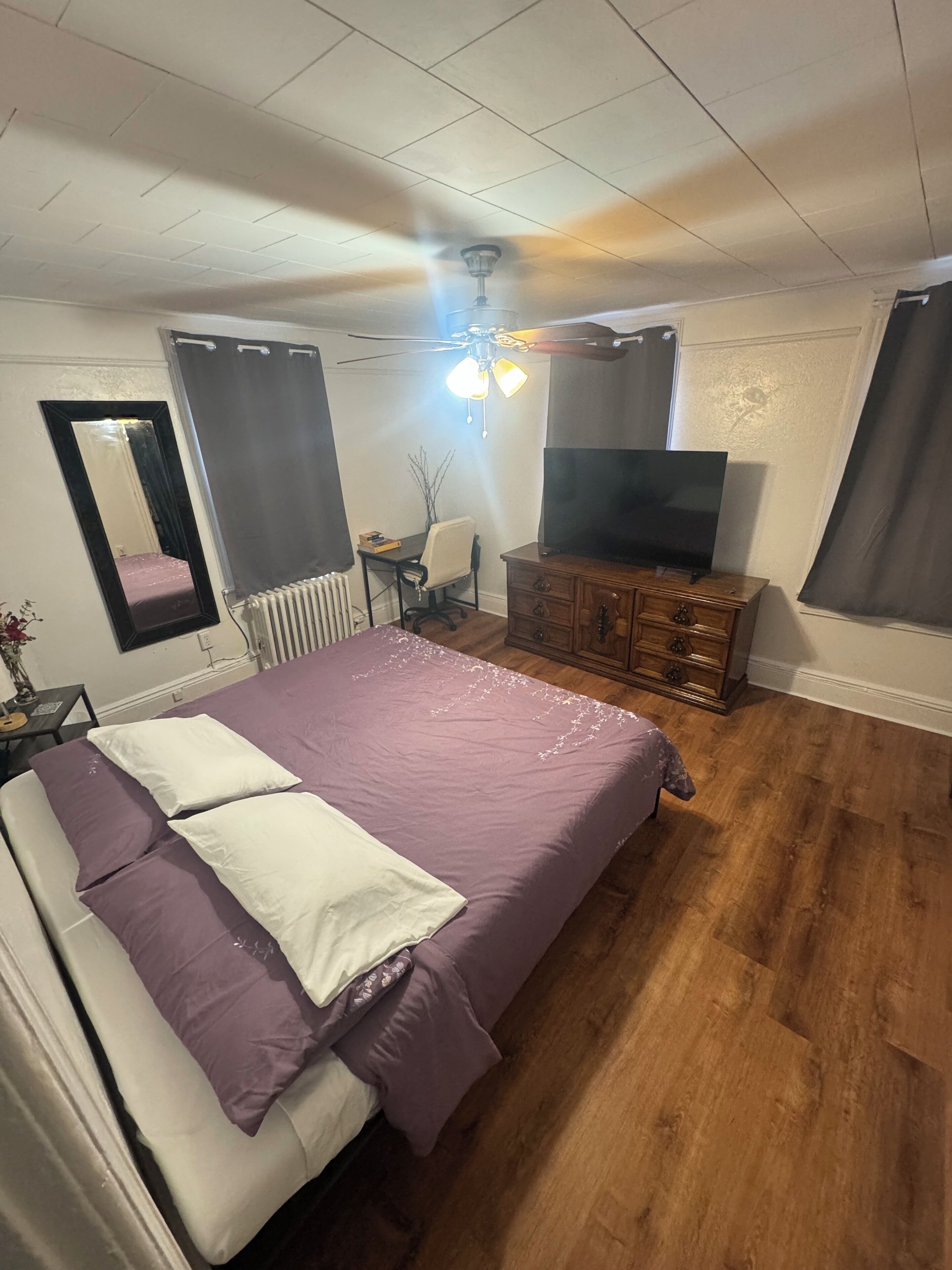 3 chambres, bureau, fer et planche à repasser, accès au Wi-Fi (inclus)