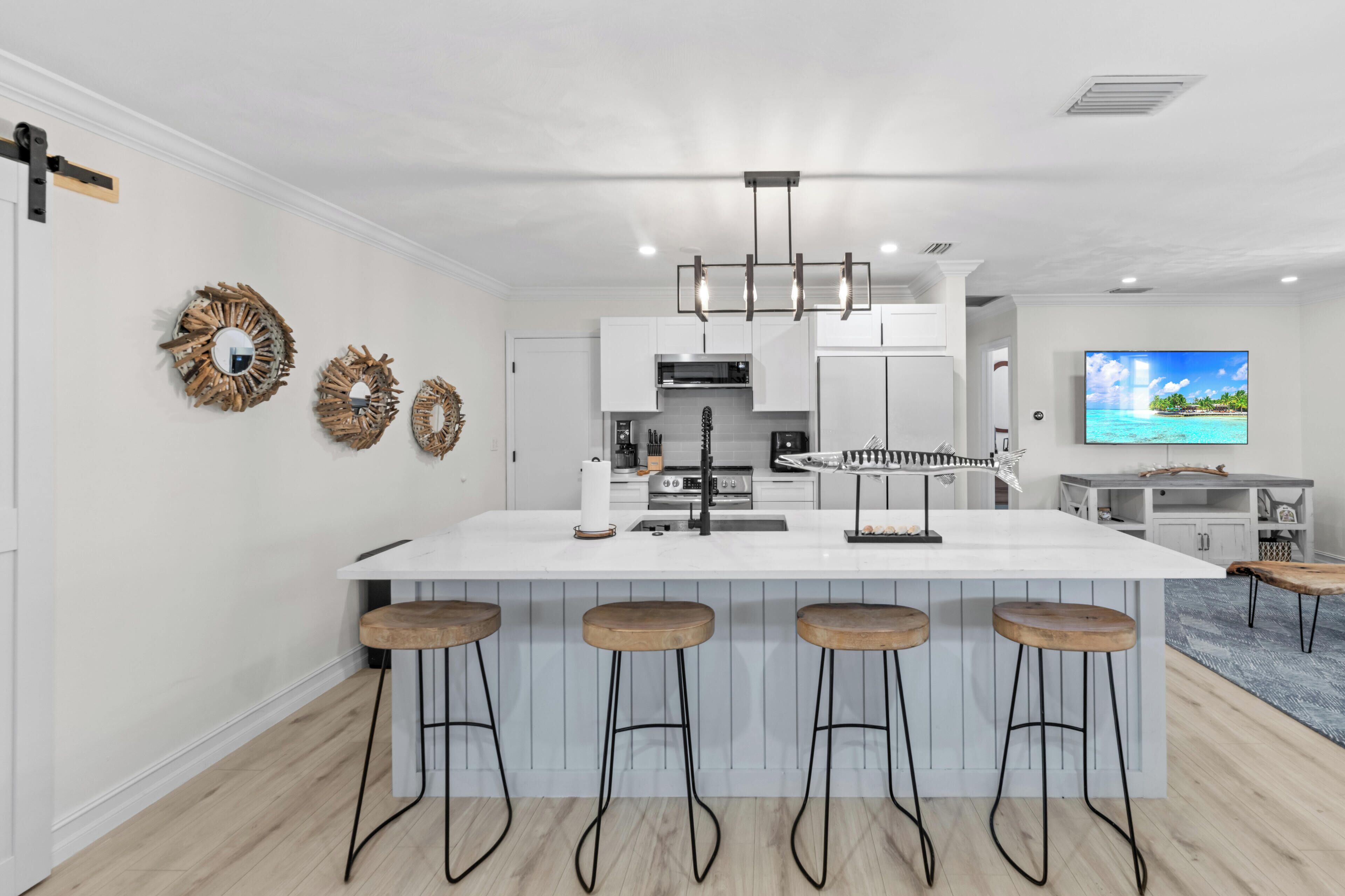 Microondas, horno, parrilla de estufa y lavavajillas 