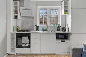 Unclassified image, 5 of 7, button - Modern Beckton Home • Parking • Close to DLR, Excel Centre and City Airport (London)