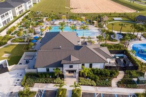 Exterior - Spacious 5BR Villa Heated Pool Minutes to Disney (Kissimmee)