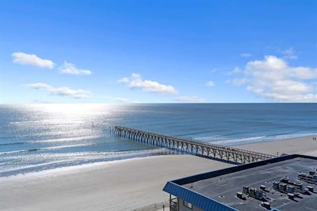 Beach nearby. Sea Pointe 2BR Condo Oceanview, Views, Large Condo