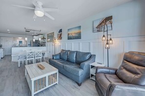 TV - 2BR at North Myrtle's Kings View, Low Level,Views! (North Myrtle Beach)
