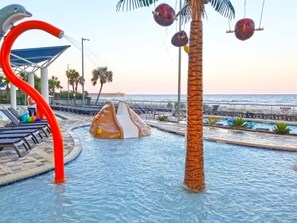 Pool - Romantic Honey Moon, 1BR Suite, Direct Oceanfront (Myrtle Beach)