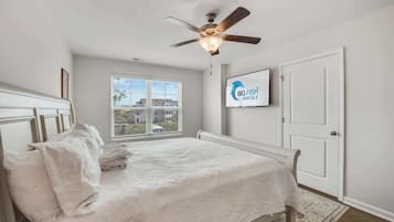 3 bedrooms, iron/ironing board, WiFi, bed sheets