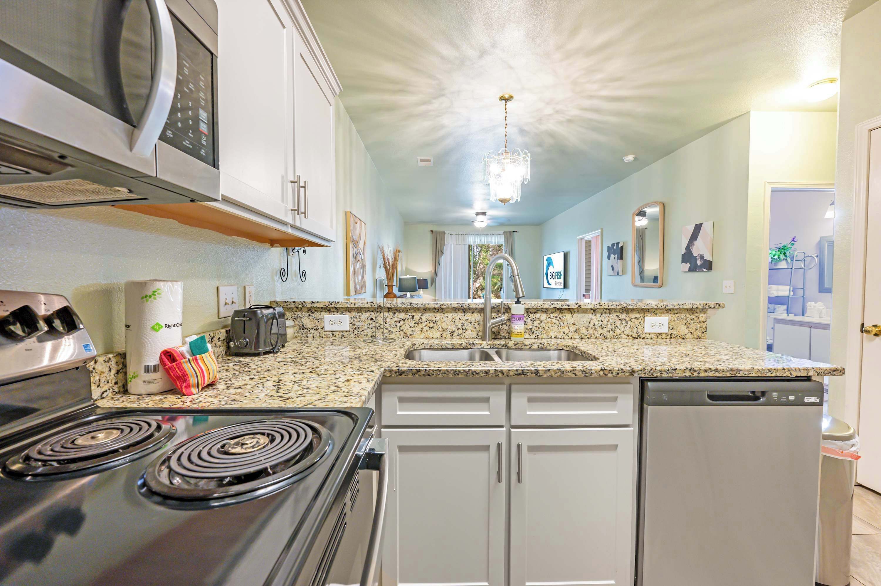 Geladeira, micro-ondas, fogão, cooktop