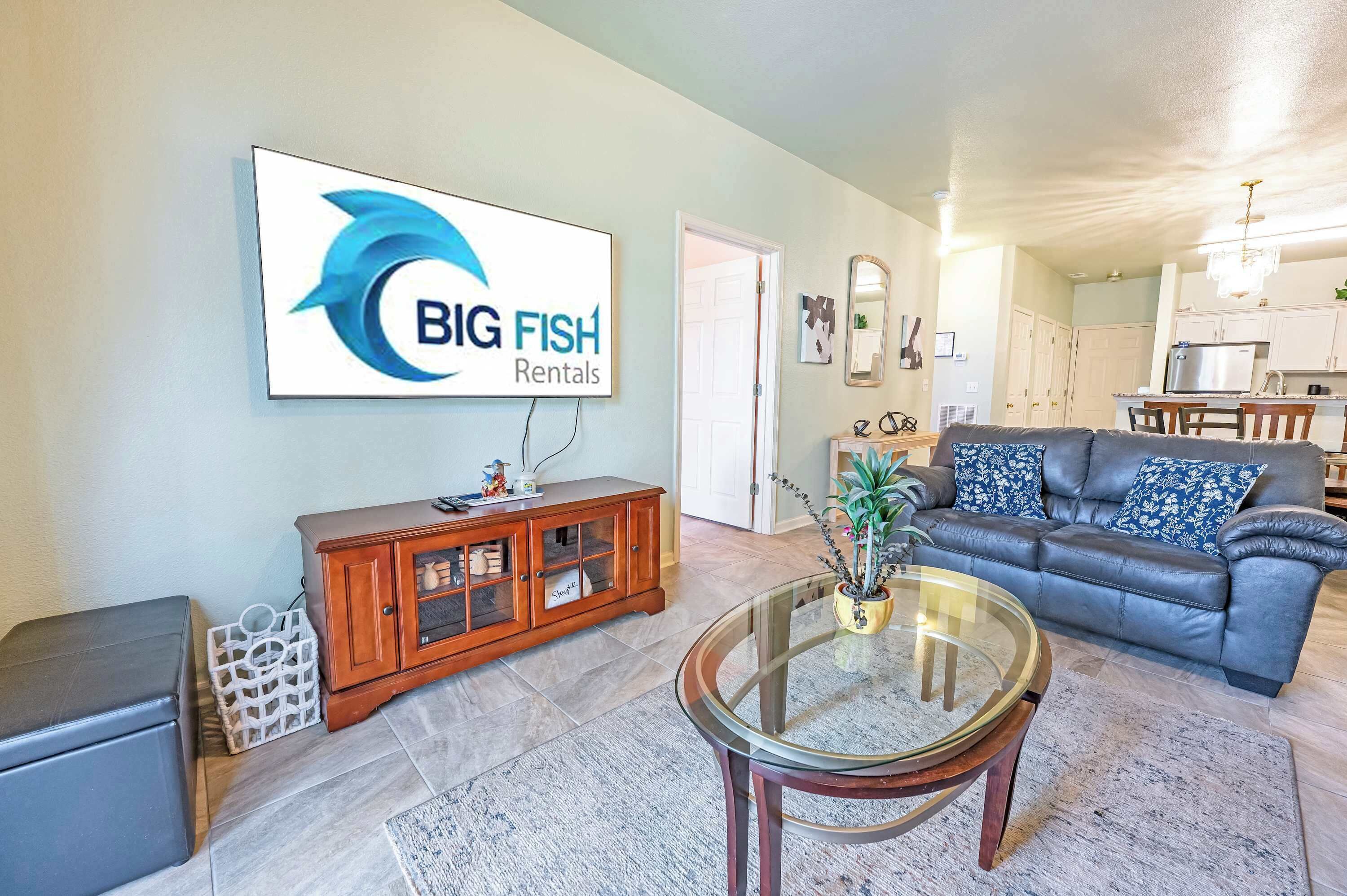 Una televisión, una oficina