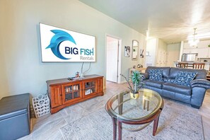 Una televisión, una oficina