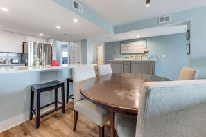 Dining - Recently Renovated, Oceanfront, Amazing Views (Myrtle Beach)