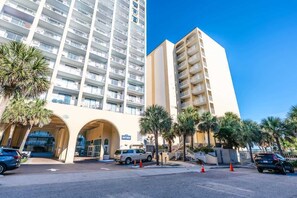 Exterior - New Sea Mist Top Floor with Pools & Stunning Views (Myrtle Beach)