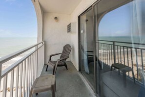 Property grounds - New Sea Mist Top Floor with Pools & Stunning Views (Myrtle Beach)