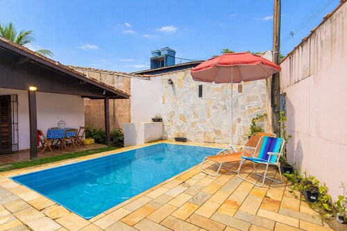 Casa com Piscina e rea Gourmet em Boi Ucanga