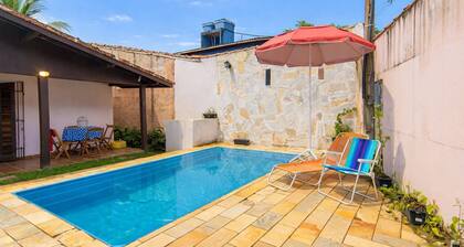 Casa com Piscina e rea Gourmet em Boi Ucanga