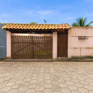 House, Smoking - Casa com Piscina e rea Gourmet em Boi Ucanga (São Sebastião)