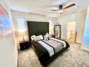 3 habitaciones, tabla de planchar con plancha, wifi y ropa de cama 