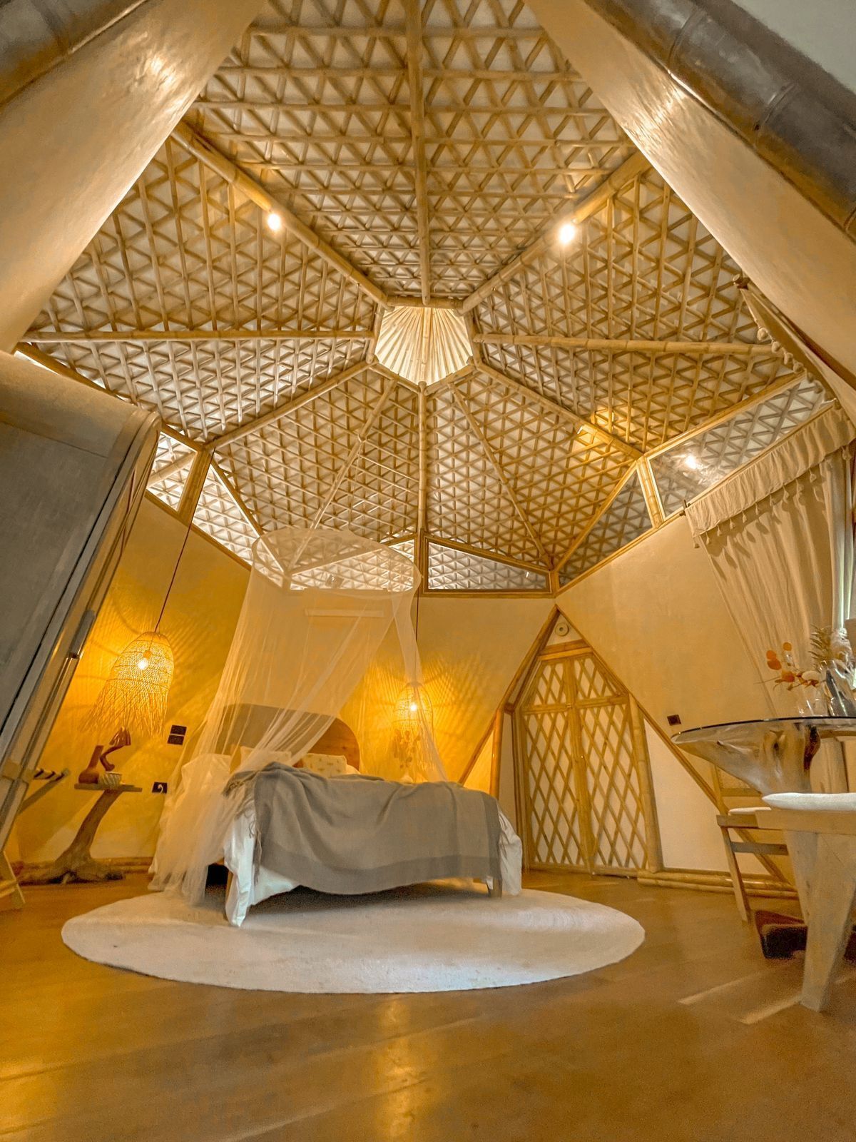 Romantic Bungalow, Garden View