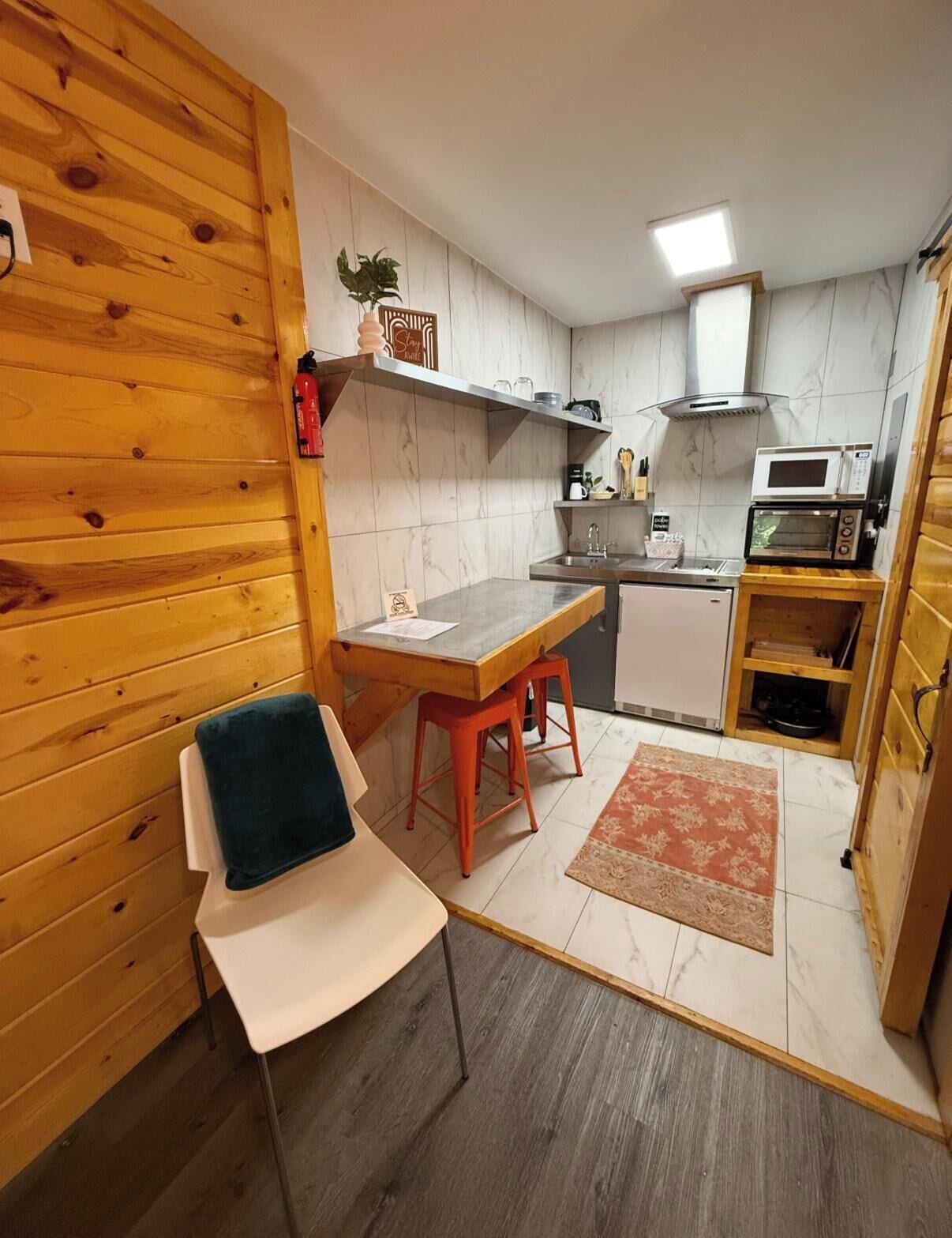 冰箱、微波炉、烤箱、炉灶