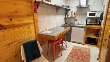 冰箱、微波炉、烤箱、炉灶