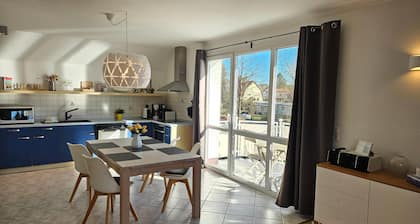 Vacation apartment Waldweg, 2 adults + 1 child, 75m², balcony, attic