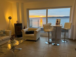 Interior - Charming apartment in Bad Saarow Castle Park, direct lake view, sleeps 6, fireplace, infrared cabin, 1st and 2nd floor (Bad Saarow)