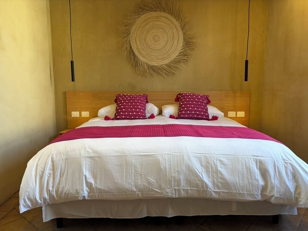 2 bedrooms, desk, iron/ironing board, travel crib