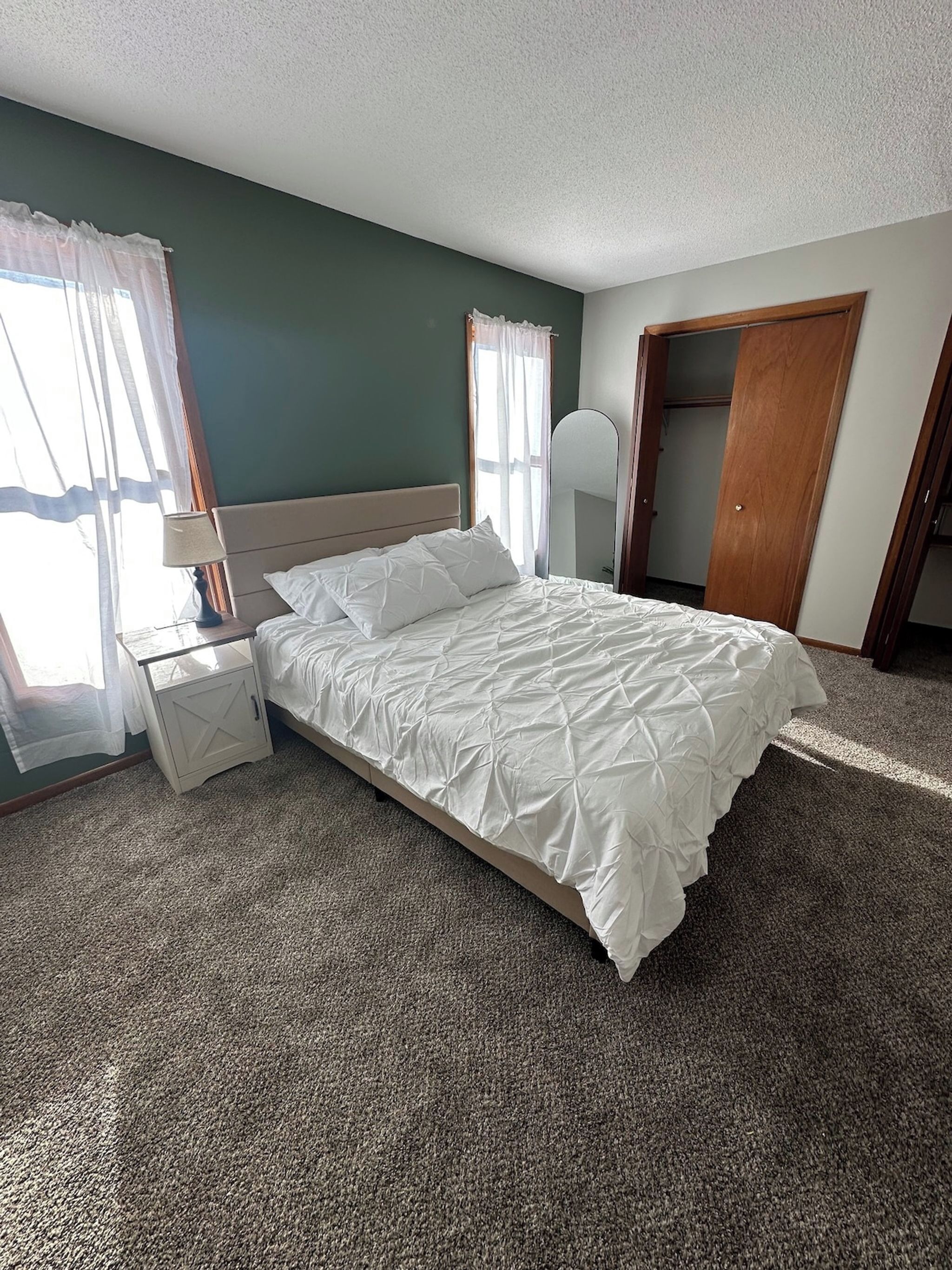 3 bedrooms, iron/ironing board, Internet, bed sheets