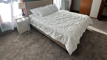 3 bedrooms, iron/ironing board, Internet, bed sheets