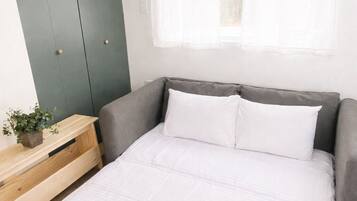 1 bedroom, WiFi, bed sheets