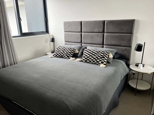 Hamilton Portside Luxe – Level 5