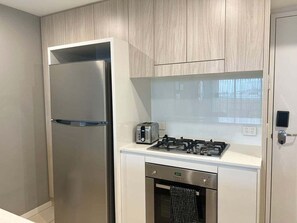 Microondas, horno, parrilla de estufa y lavavajillas 