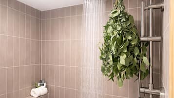 Shower, towels