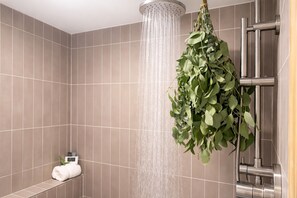 Douche, serviettes fournies