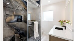 House (4 Bedrooms) | Interior - Seal Beach Escape by Avantstay Modern Home + Fireplace Prvte Courtyard + Walk to Beach + Dining (Seal Beach)