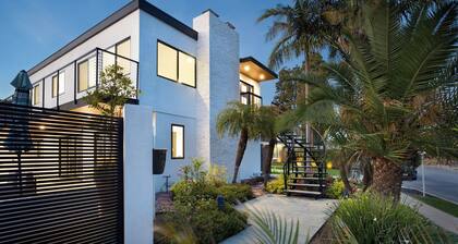 Seal Beach Escape by Avantstay Modern Home + Fireplace Prvte Courtyard + Walk to Beach + Dining