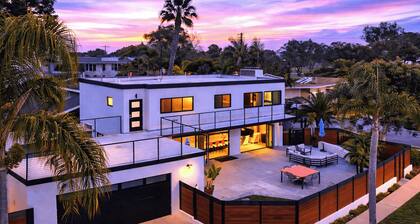 Seal Beach Escape by Avantstay Modern Home + Fireplace Prvte Courtyard + Walk to Beach + Dining