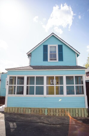 Exterior - Pet-Friendly Coastal Cottage • Walk to Pier (Old Orchard Beach)